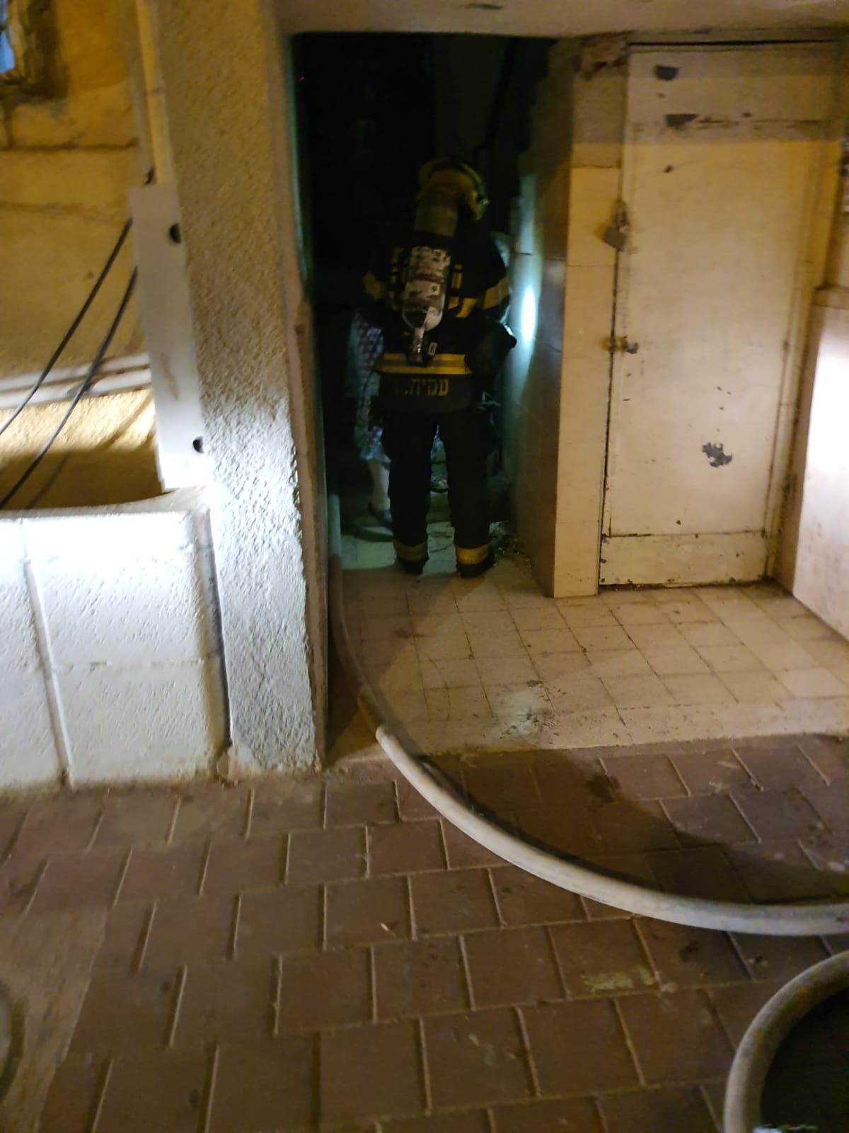 הכניסה לבניין | צילום: תיעוד מבצעי כבאות והצלה נגב