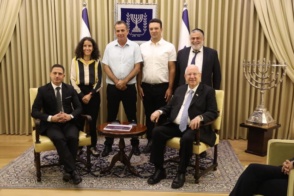 הנשיא ריבלין עם דנילוביץ' ושלושת סגניו. | צילום: דיאגו מיטלברג