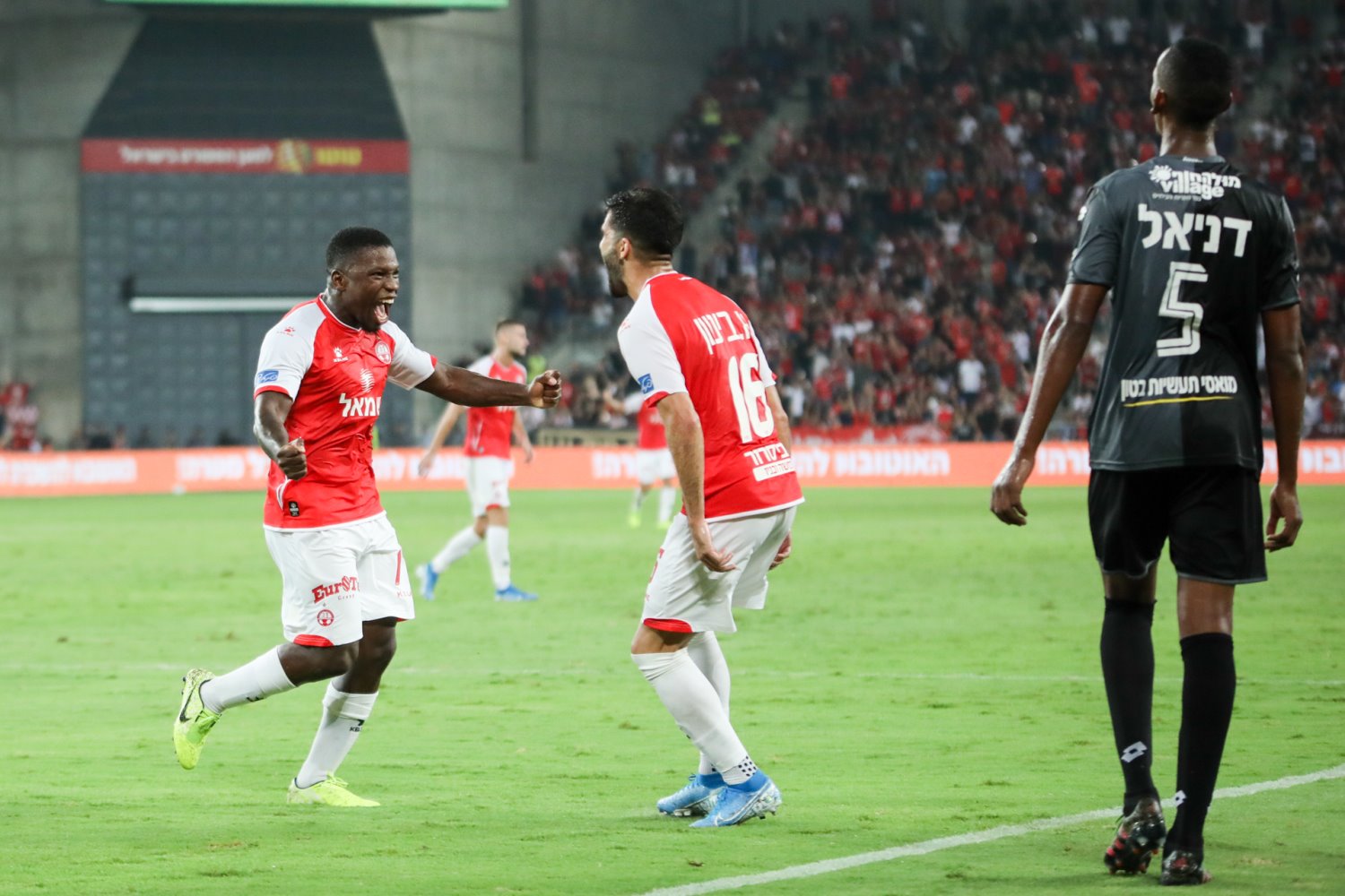 הכובש והמבשל. ביטון והאסלביינק | צילום: זאב דיקמן