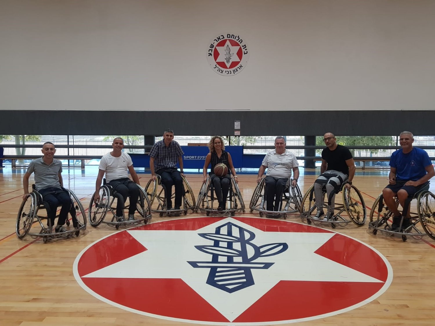 מנהלי נגב אקולוגיה בבית הלוחם | צילום: יח&quot;צ