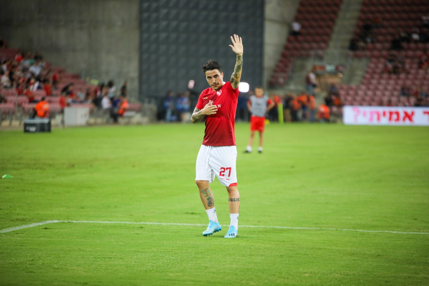 נכלל בסגל אך לא שותף במשחק. ז'וסואה | צילום: זאב דיקמן 