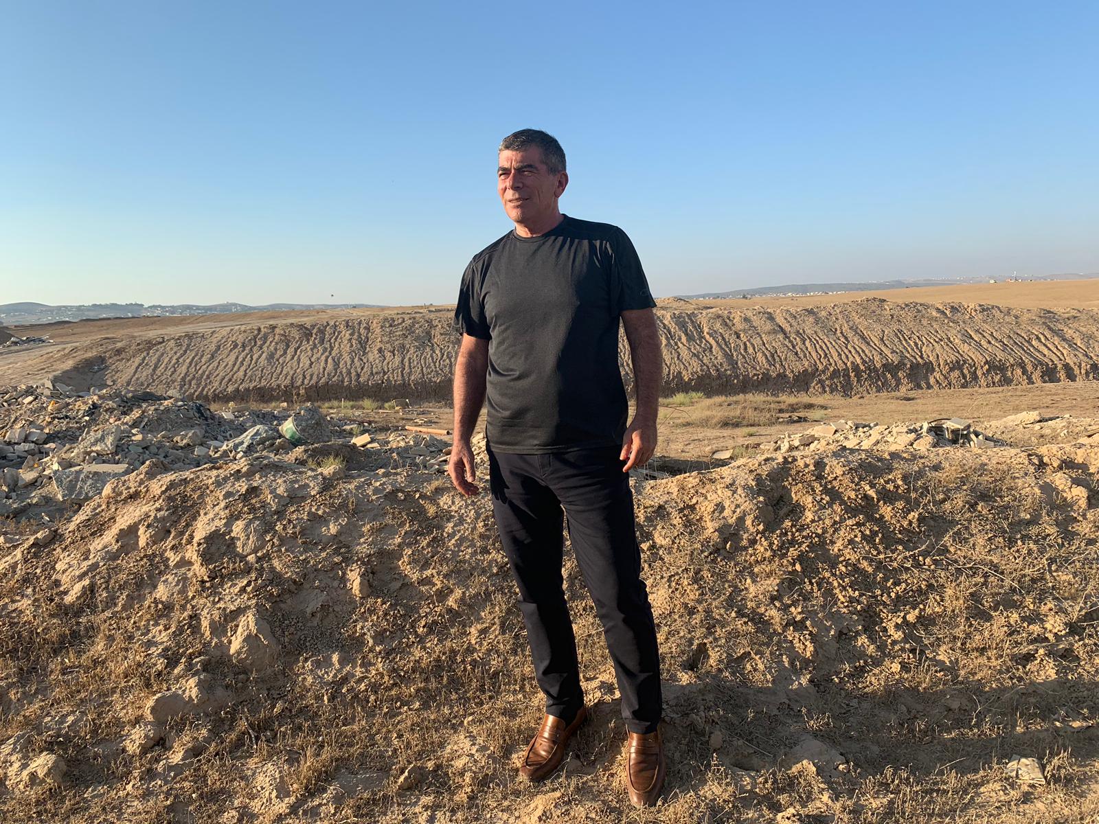 ח"כ אשכנזי היום בליקית | צילום: אבישי פינקלשטיין