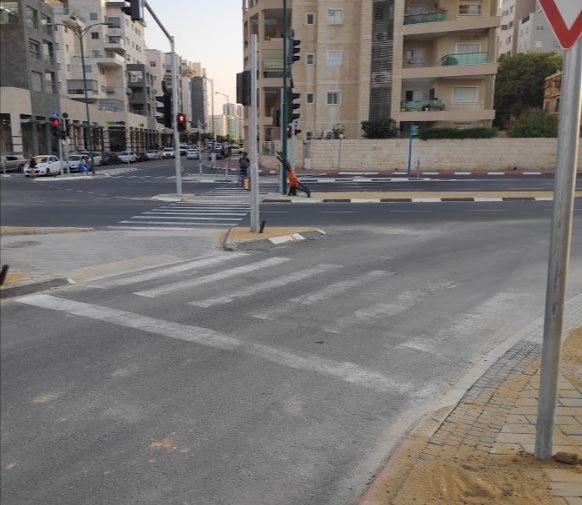 מעבר חצייה בתהליך היעלמות צילום באדיבות אור ירוק 