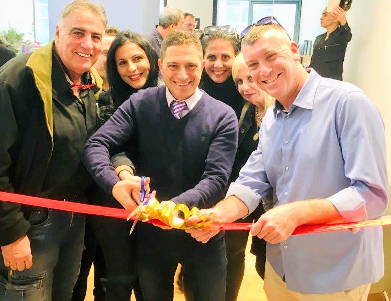 מנכ"ל מטב ליאור שטרסברג ורוביק דנילוביץ' ראש העיר. קרדיט יח"צ