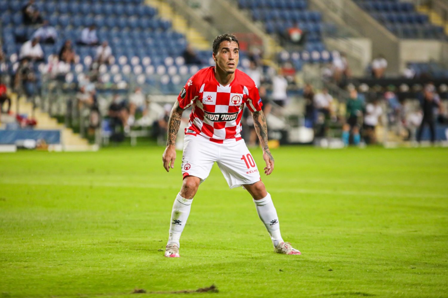 ז'סוואה יחסר לאבוקסיס מול ניס. צילום: זאב דיקמן