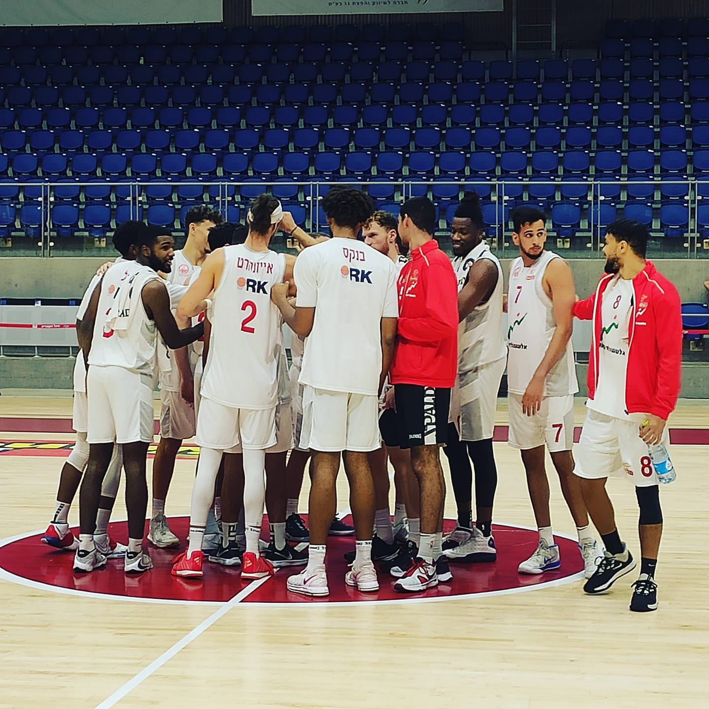באדיבות הפועל "אלטשולר שחם" באר שבע בכדורסל