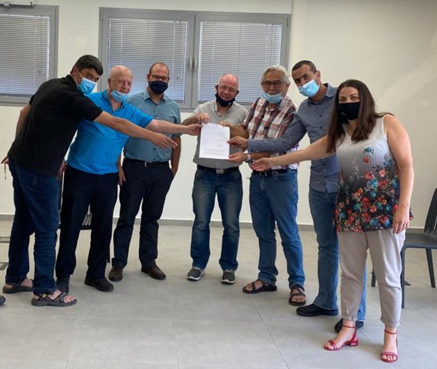 חתימת הסכם אג'יק- סוויץ'. צילום אג'יק מכון הנגב