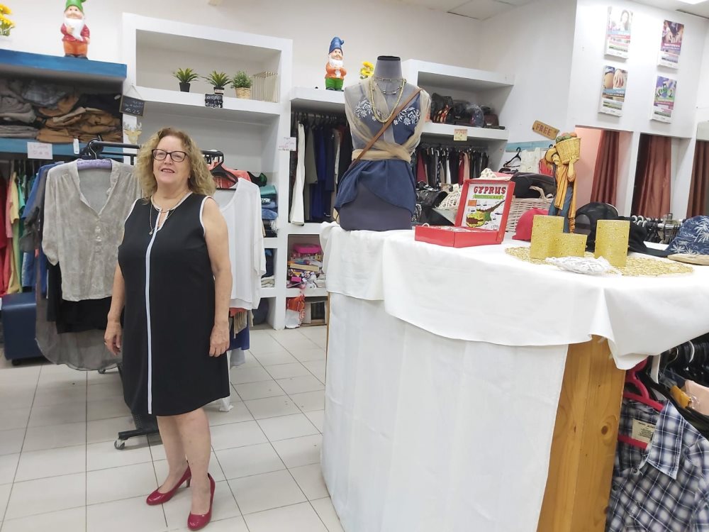 שוש לאווה, צילום פרטי