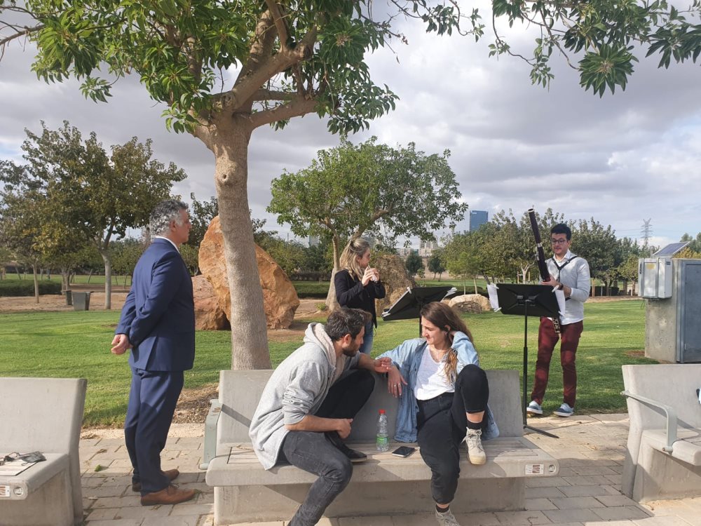 מתוך צילומי קליפ לפרויקט עם שחקני גודמן נגנים וניר קברטי - קרדיט מאיה וינינגר