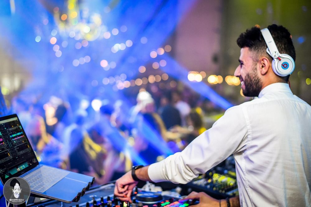 דיג'יי אילון מתנה. קרדיט צילום: גלב סמירנוב