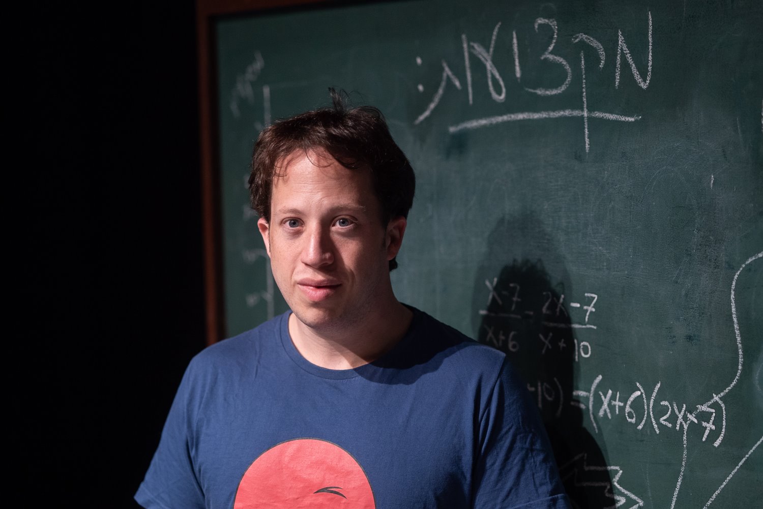 הצגה 'סבא שלי רמטכ"ל'. צילום יח"צ