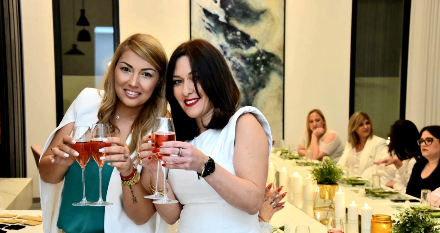 מארגנות המפגש אורטל אלון ומזי חן דוד צילום: גיא ברכה 