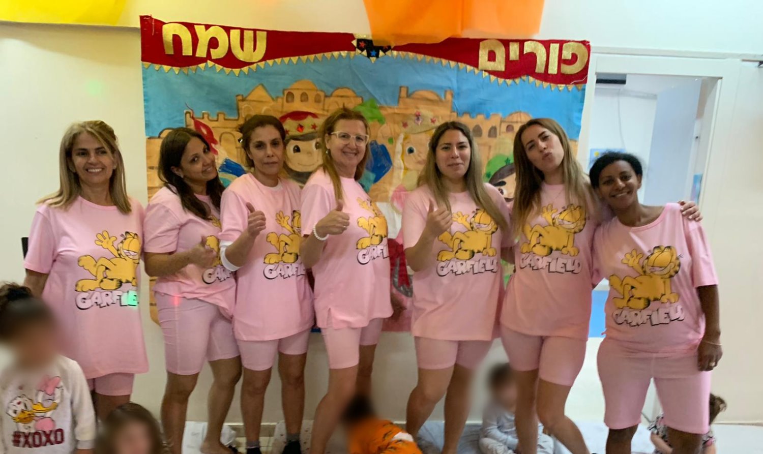 צוות גן התיאטרון של אלה. צילום פרטי