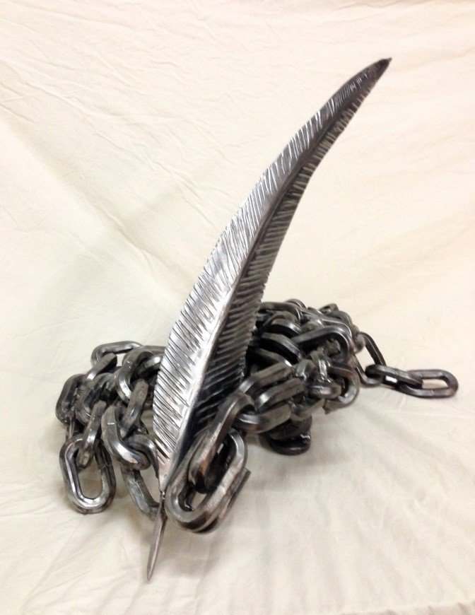 משה דיין, קולמוס, 2015, ריתוכי ברזל ושרשרת, 30X50X50 ס"מ