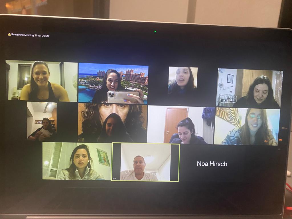 שומרים על קשר בזום. קבוצת אס"א בן גוריון בכדורעף