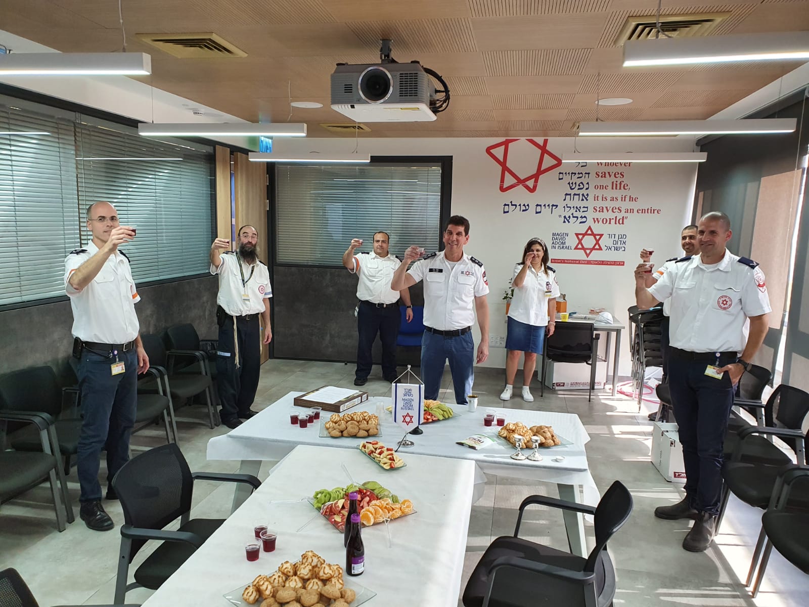 הרמת כוסית במד"א