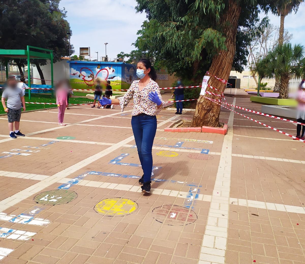 חוזרים לבית הספר בבאר שבע. קרדיט: בית ספר מענית