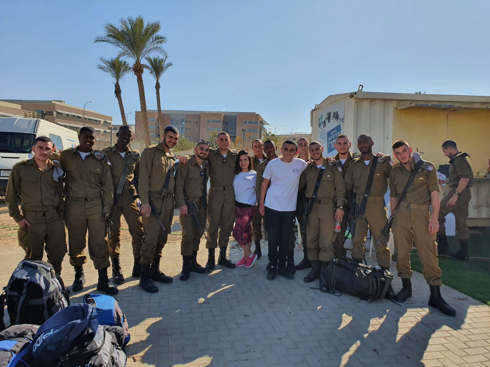 מתנדבי 'יחד למען החייל'