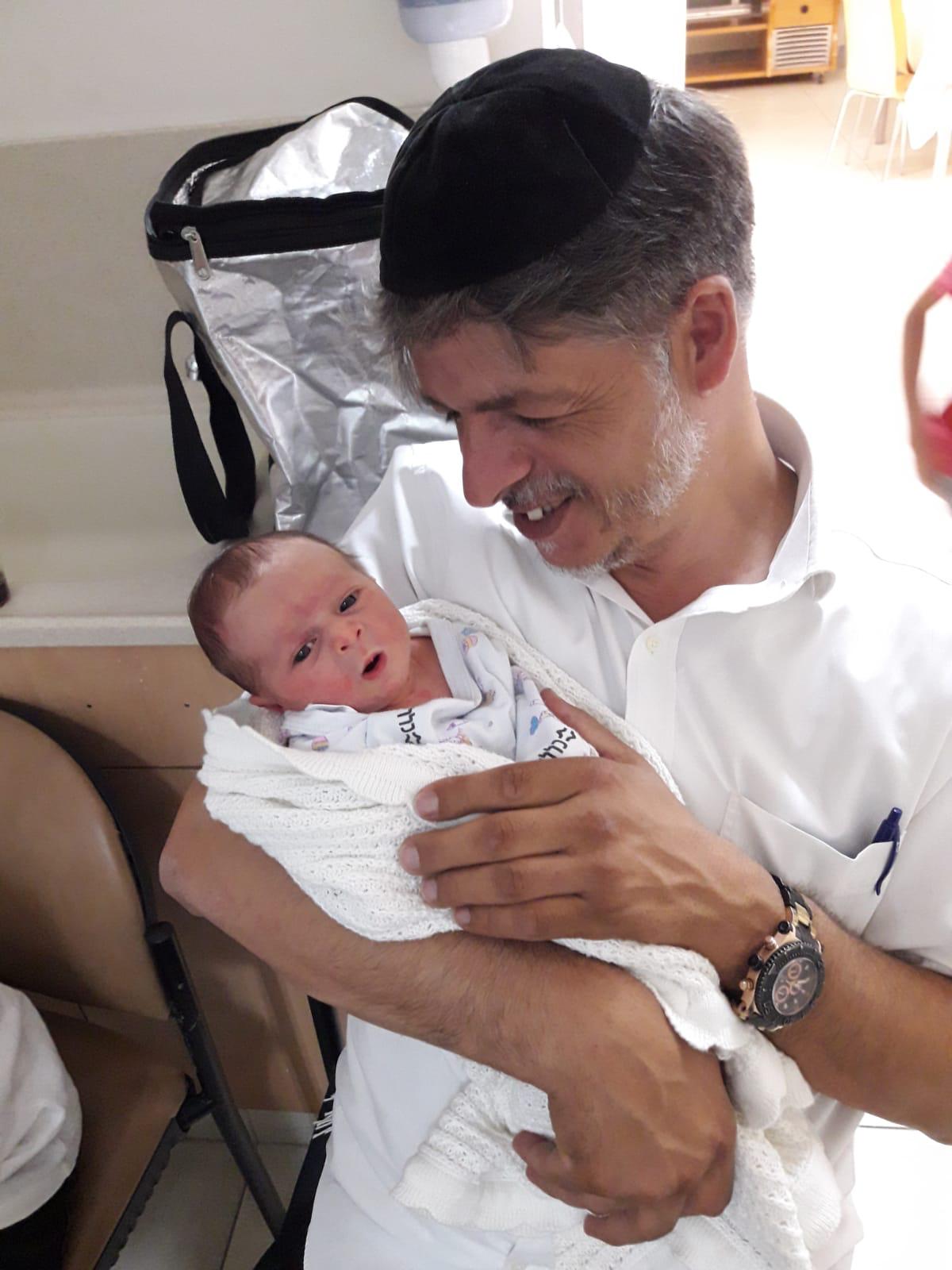 שמעון זגורי מתנדב זק"א