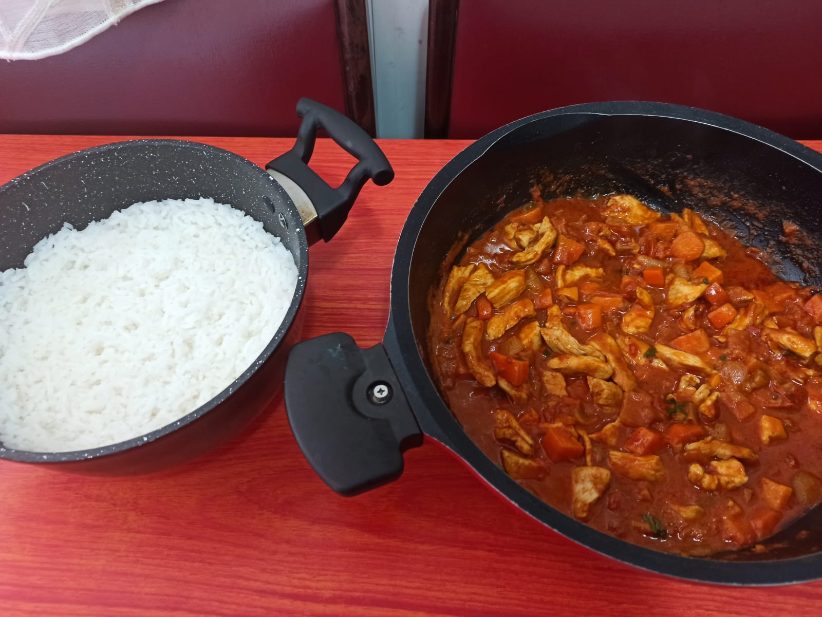 עוף בקארי. צילום: יהלי אוזן