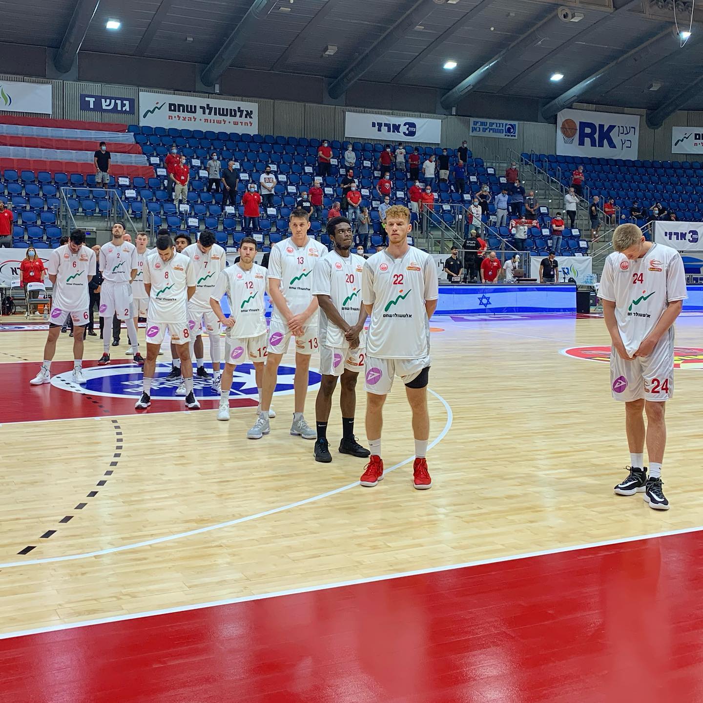 באדיבות הפועל "אלטשולר שחם" באר שבע בכדורסל