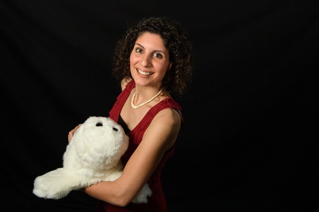 ד"ר שלי לוי-צדק ו PARO צילום דני מכליס אוניברסיטת בן גוריון בנגב