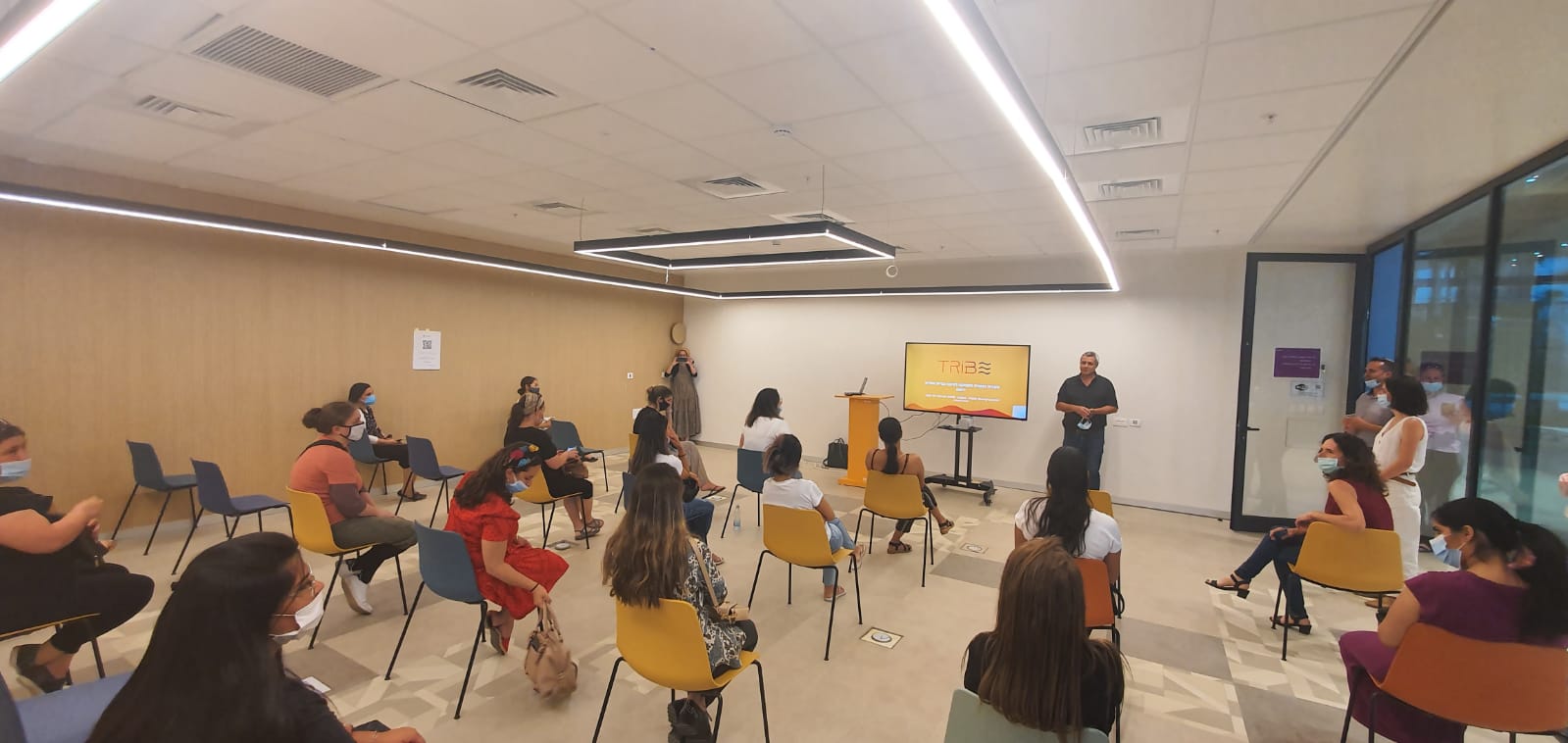 באדיבות ארץעיר