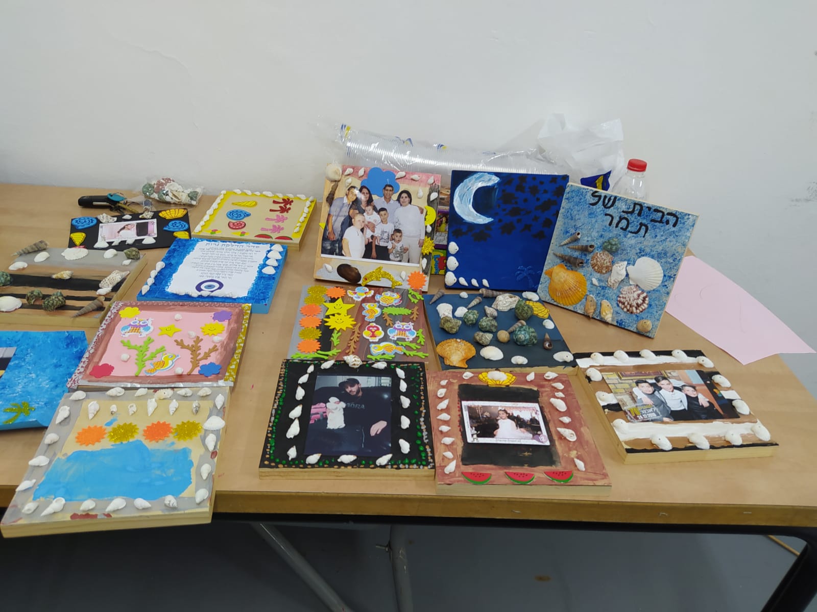 קולאז במועדונית 'סיגלית' בבאר שבע 