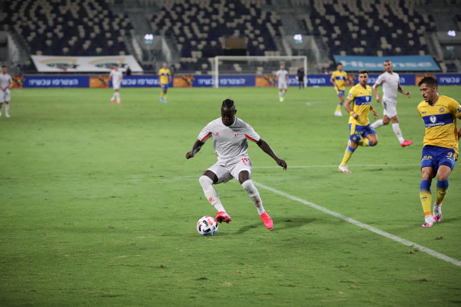 סלליך בבכורה. צילום: זאב דיקמן