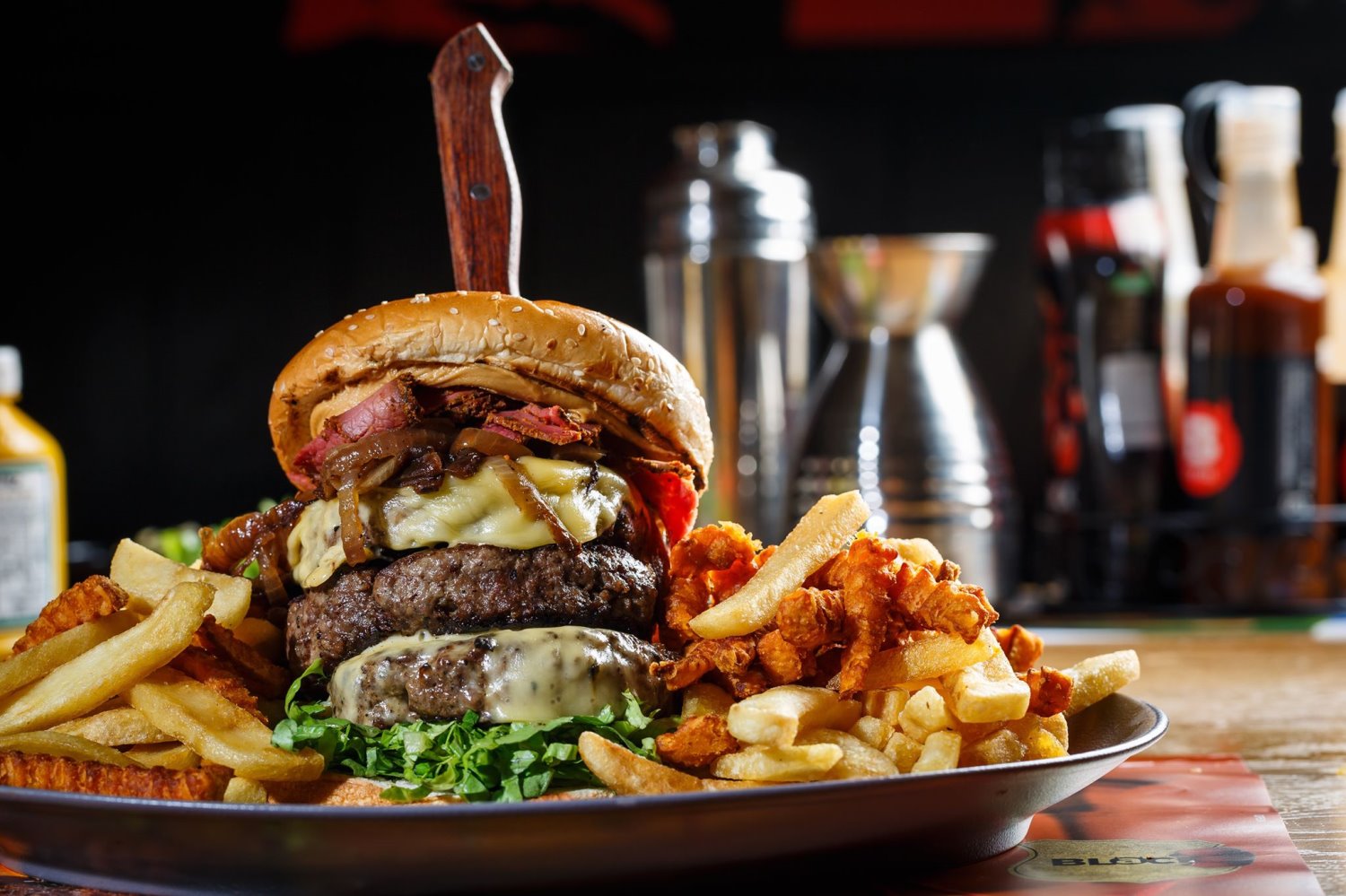 קרדיט בלאק בורגר בר