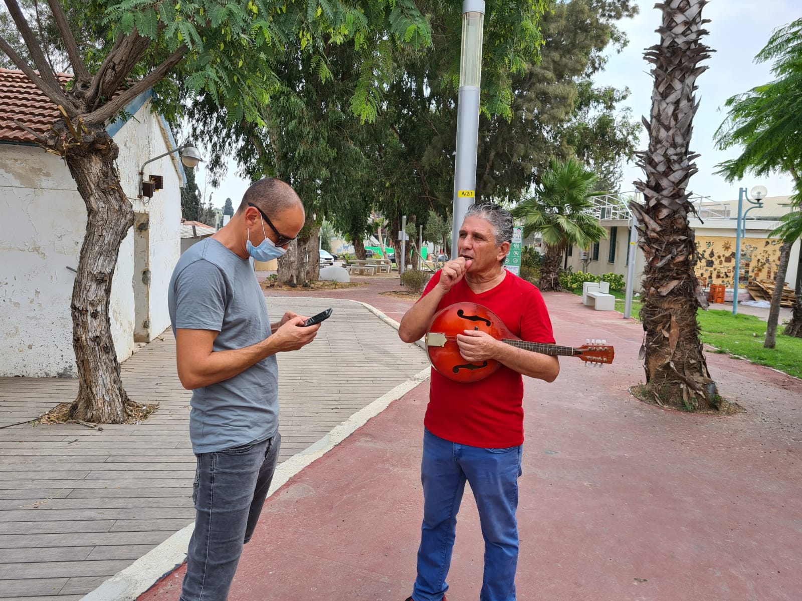 נגב תור - חיים אוליאל בסיור בשדרות - קרדיט חן כהן