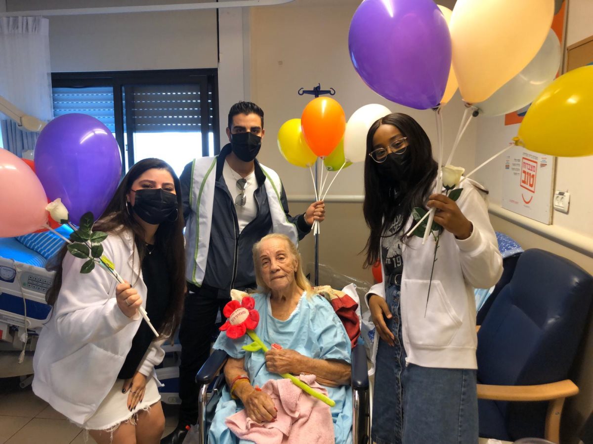 באדיבות עמותת שישי שמח