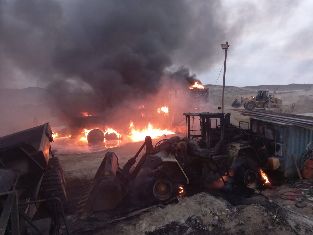 השופלים השרופים באתר התעשייה. קרדיט - דוברות כבאות והצלה