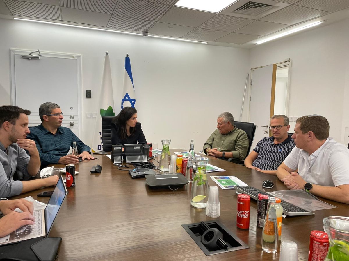 הנהלת עדי בישיבה אצל איילת שקד. קרדיט - יח"צ