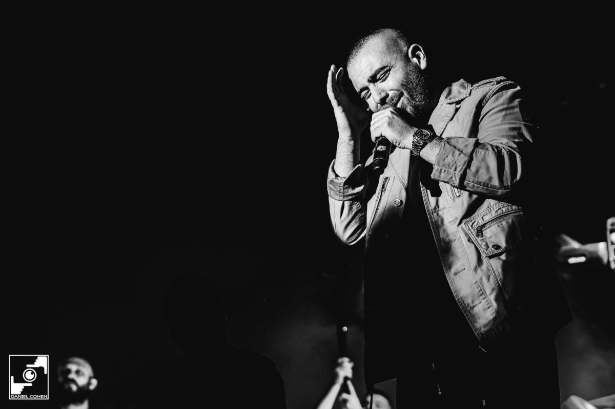 עומר אדם מקפיץ את הסטודנטים. קרדיט - אבירן מויאל