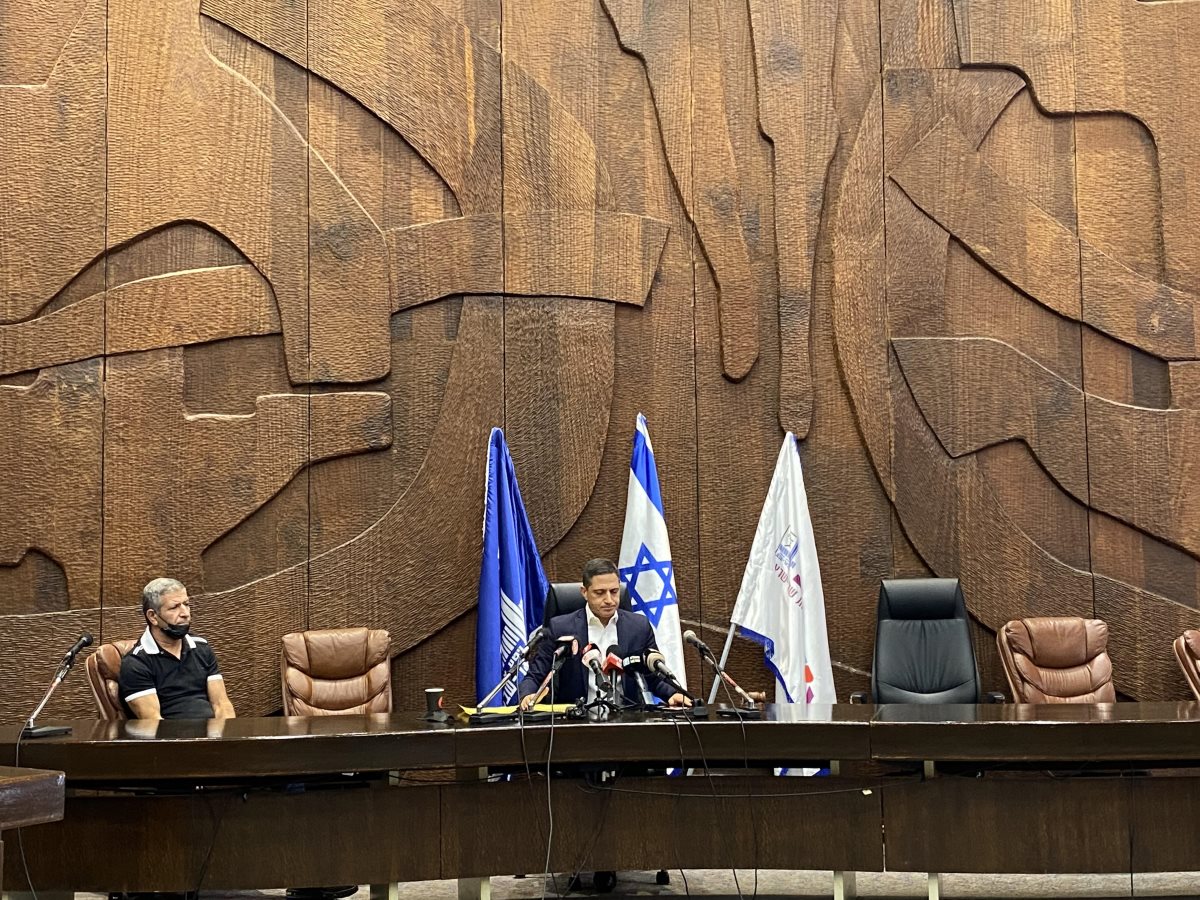 מסיבת העיתונאים, צילום: ארנולד נטייב