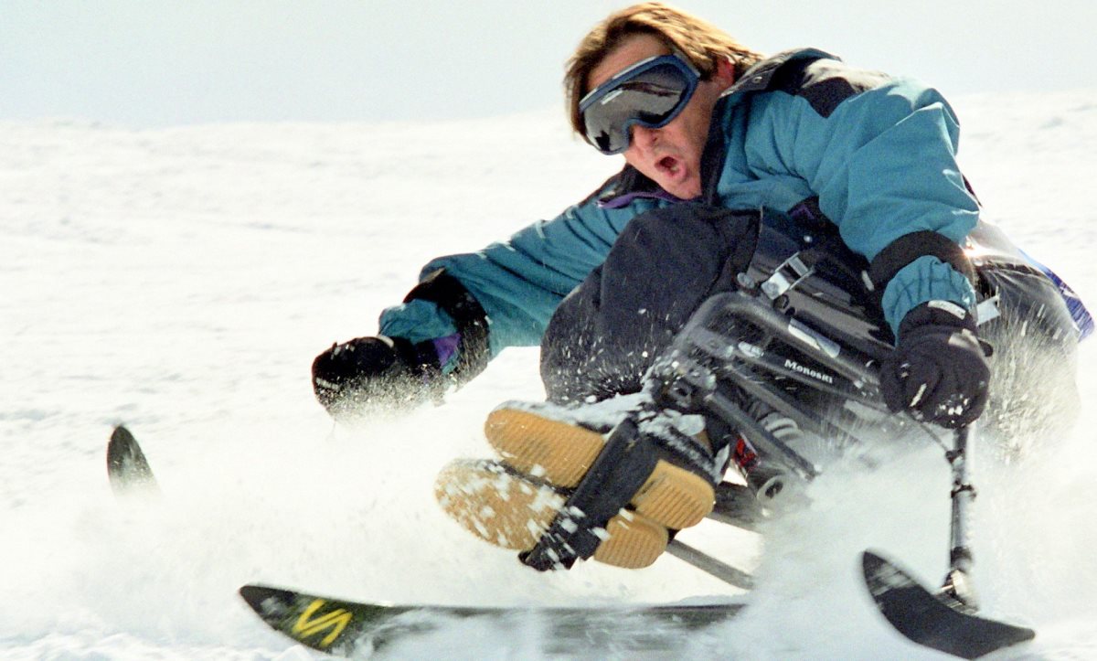 "להחזיר ביטחון לאנשים שאיבדו הרבה בחייהם", יואל במהלך עוד גלישת סקי. קרדיט - עופר מוסאי