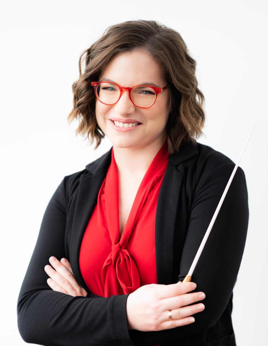 המנצחת נעם אביאל. צילום - סיגי ראגנאר