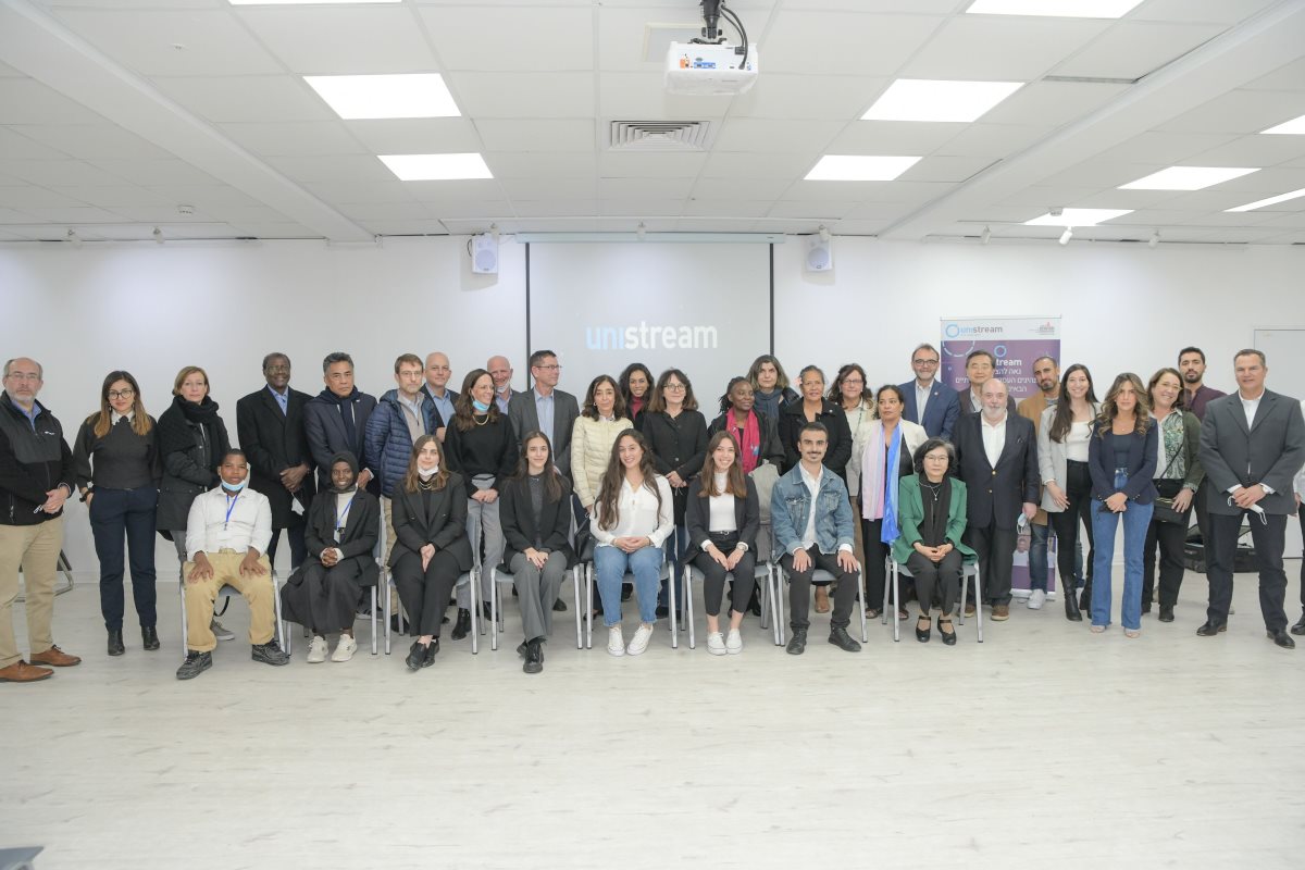 המשלחת יחד עם בני הנוער המוכשרים. קרדיט - צילום פרטי