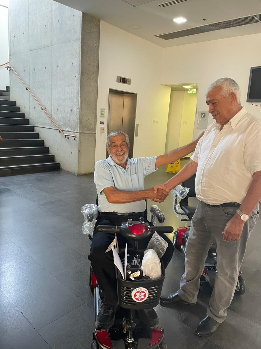 חלוקת קלנועיות לנכי צה"ל. קרדיט - צילום פרטי