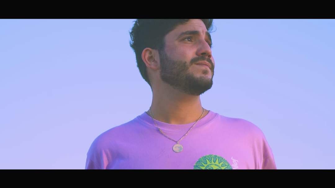 "אני אוציא את השירים שלי, ואני לגמרי מאמין שהם טובים בפני עצמם". קרדיט - אביתר זעפרני