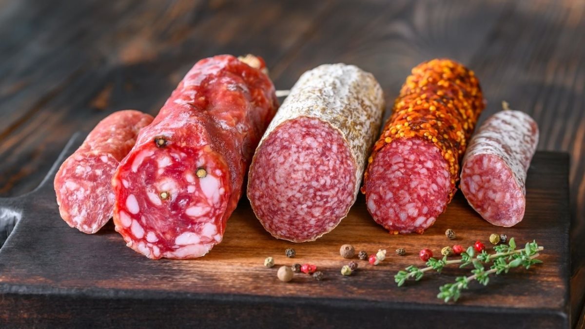 פתחו מעדניות במקום מסעדות | תמונה: CANVA