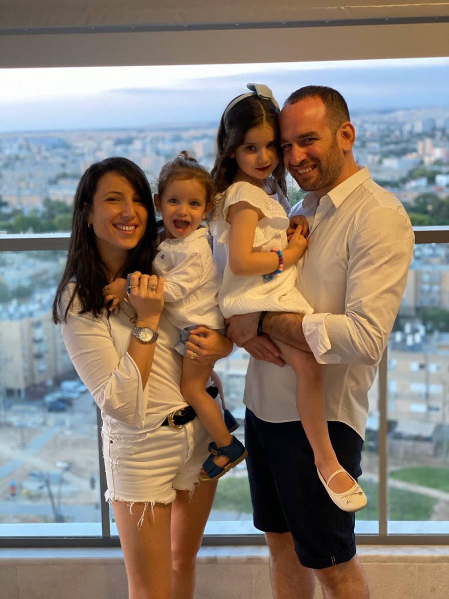 אדווה רויס ומשפחתה צילום פרטי 