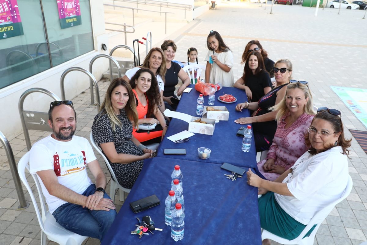 באדיבות ארץעיר