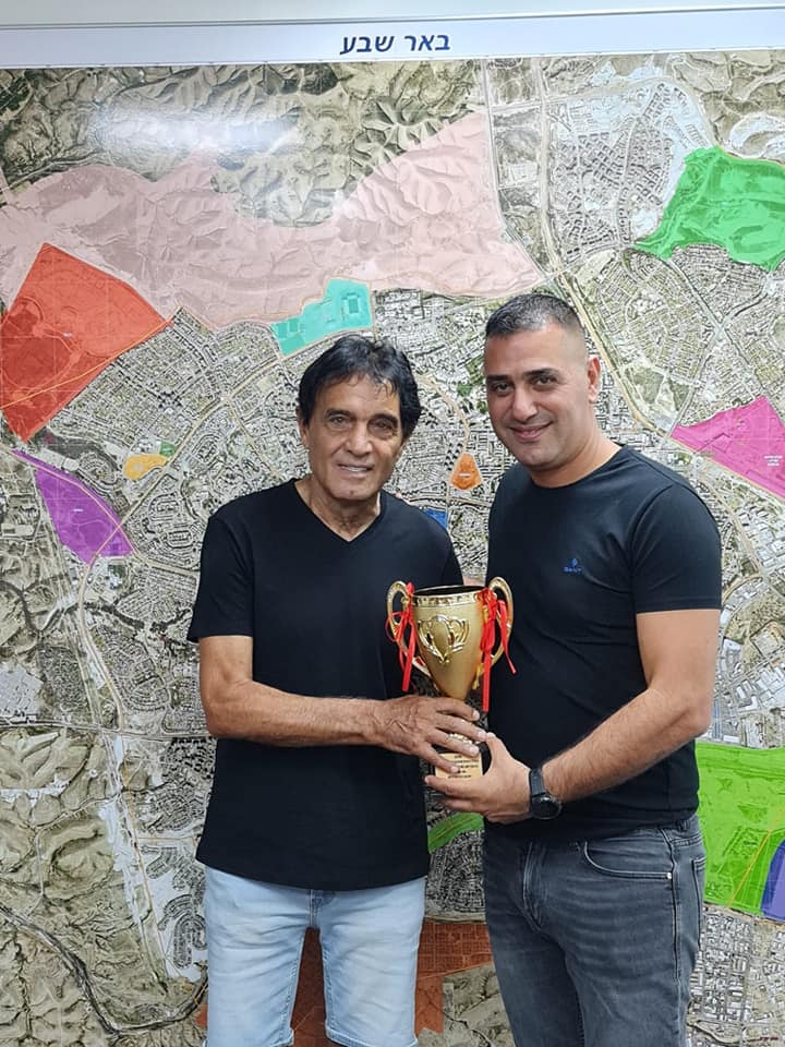 אפרים צבי ושלומי נומה, שימוש לפי חוק זכויות יוצרים סעיף 27א