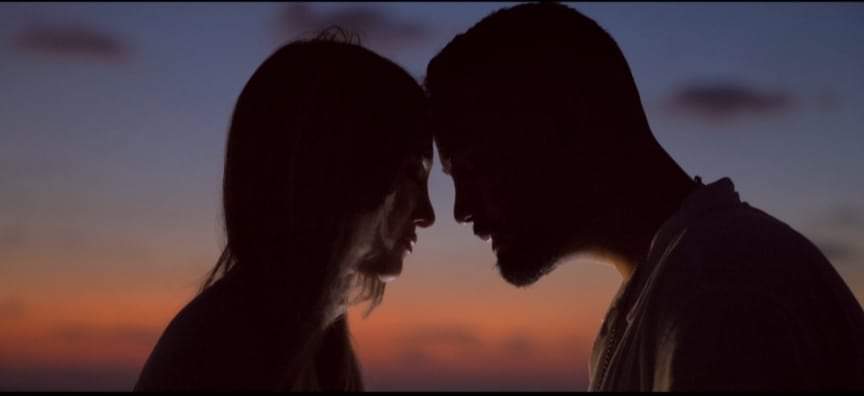 מתוך הקליפ. עם החברה אפרת