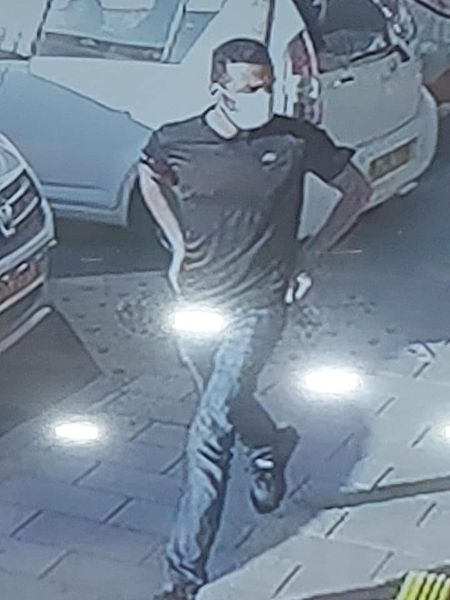 תוכן גולשים 27 א', תיעוד הגנב ממצלמות האבטחה