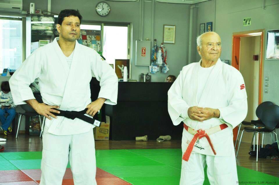 מוריס ואורן בתלבושת המוכרת. קרדיט - צילום פרטי