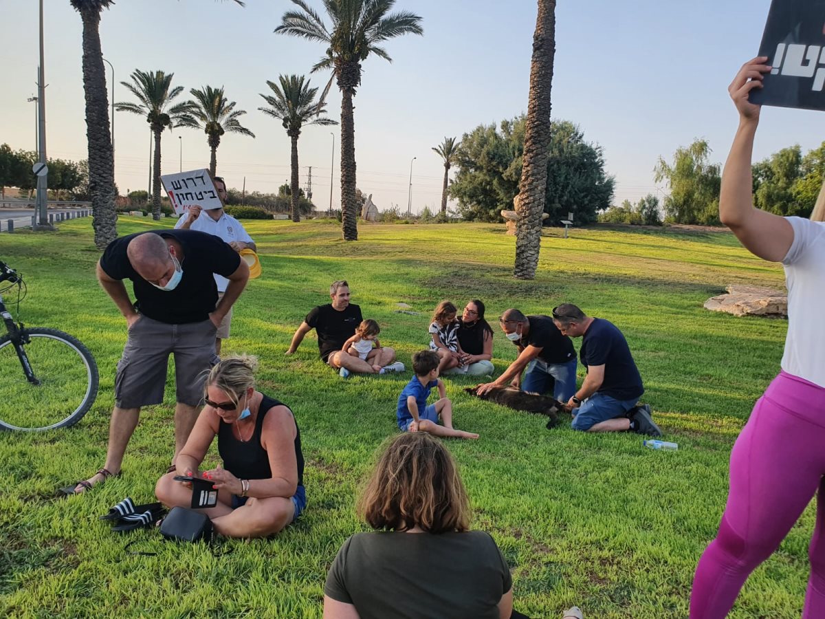 באדיבות הוועד להצלת הנגב