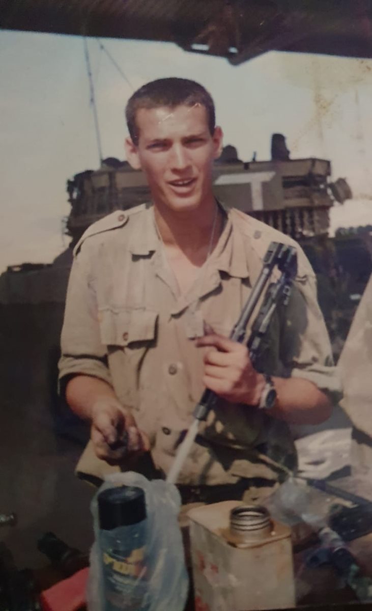 גדי סלוביק במהלך השירות הצבאי. קרדיט - צילום פרטי